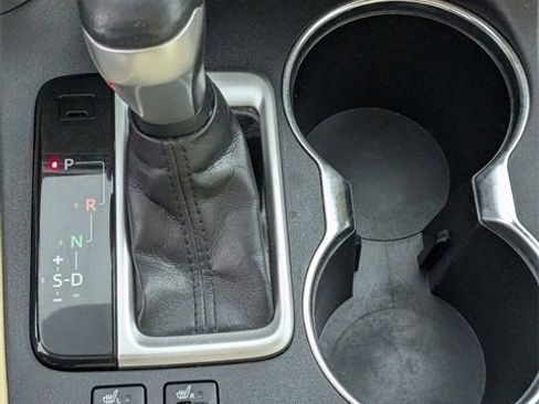 Used 2019 Toyota Highlander XLE image 22