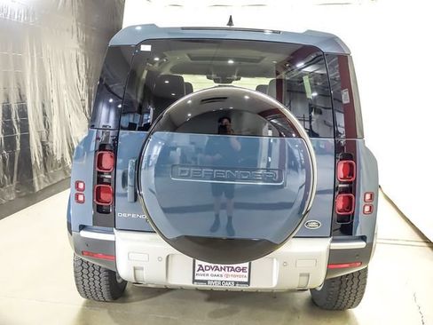 Used 2022 Land Rover Defender 110 SE AWD/4WD image 6