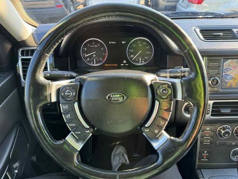 Used 2011 Land Rover Range Rover HSE image 20