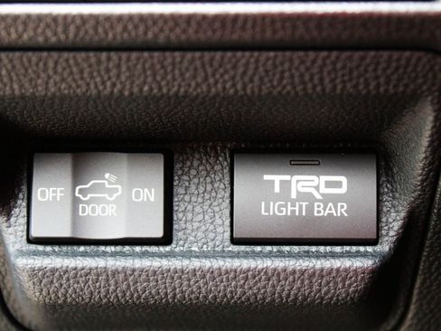 Used 2025 Toyota Tacoma TRD Pro AWD/4WD image 43