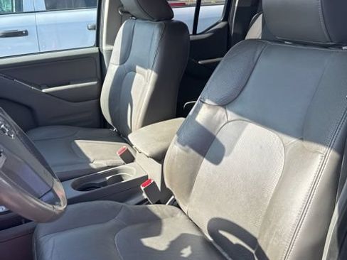 Used 2019 Nissan Frontier SL RWD image 16
