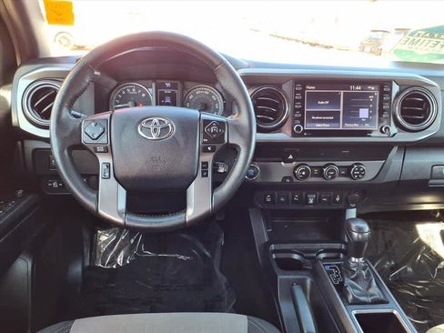 Used 2020 Toyota Tacoma TRD Sport image 8