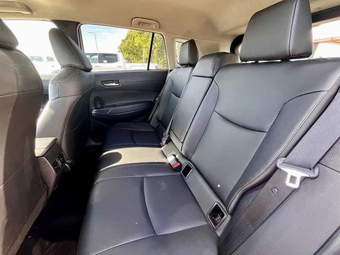 Used 2025 Toyota Corolla Cross XLE FWD image 10