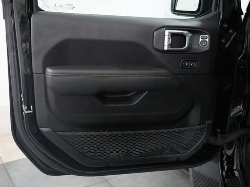 Used 2023 Jeep Wrangler Unlimited Sahara AWD/4WD image 23