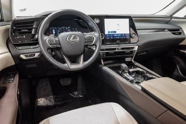 Used 2024 Lexus RX 350 FWD w/ Technology Package image 8