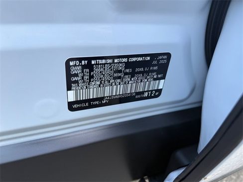 New 2025 Mitsubishi Outlander SE image 36