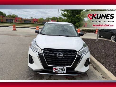 Used 2024 Nissan Kicks S FWD image 2