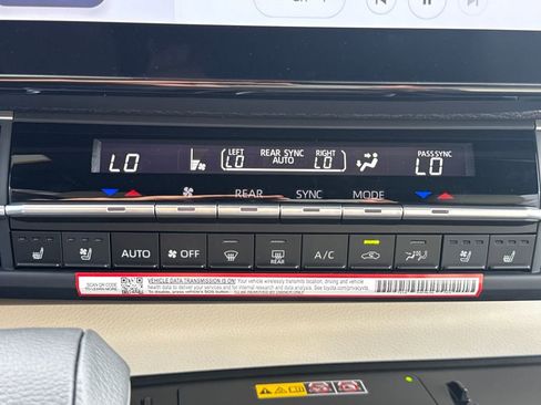 Used 2026 Toyota Sienna Limited image 17