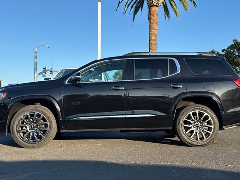 Used 2023 GMC Acadia Denali w/ Black Diamond Edition image 8