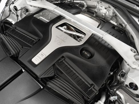 Used 2022 Aston Martin DBX image 39