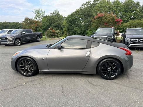 Used 2015 Nissan 370Z Touring RWD image 8
