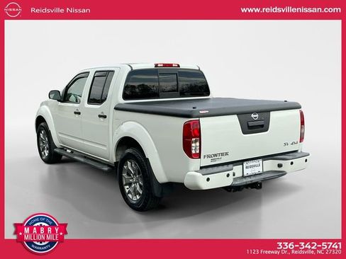 Used 2020 Nissan Frontier SV image 4