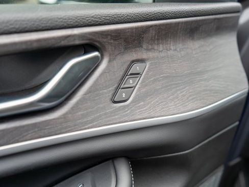 New 2025 Jeep Grand Cherokee Limited image 14