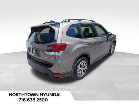 Used 2024 Subaru Forester Premium AWD/4WD image 13