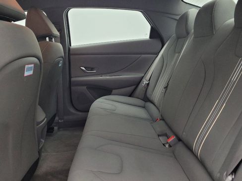 Used 2024 Hyundai Elantra SEL FWD image 18