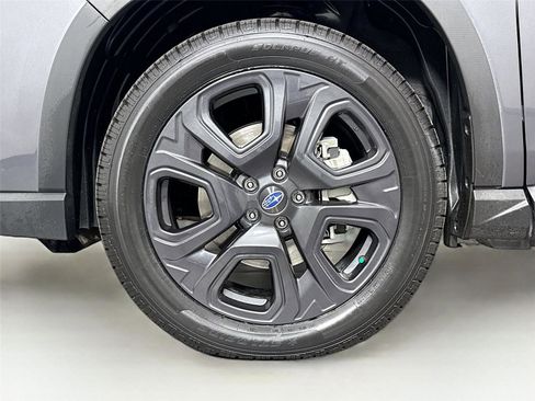 Used 2024 Subaru Ascent Onyx Edition image 12