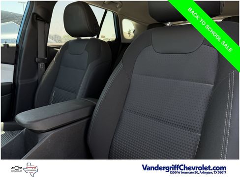 Used 2025 Chevrolet Trax LT w/ Driver Confidence Package FWD image 23