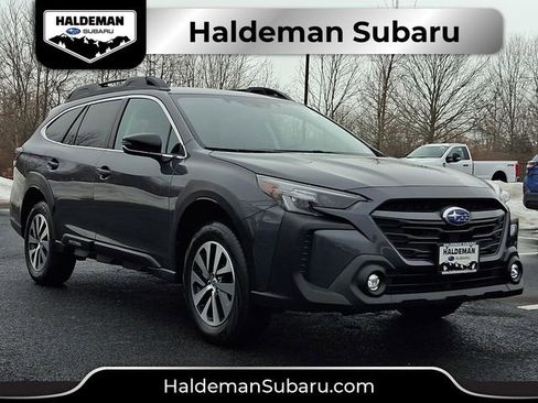 Used 2023 Subaru Outback Premium image 1