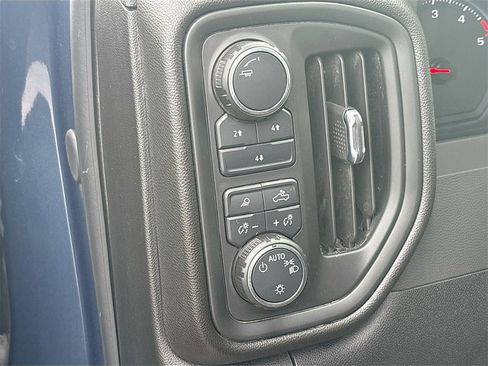 Used 2025 Chevrolet Silverado 2500 Custom w/ Custom Value Package image 10