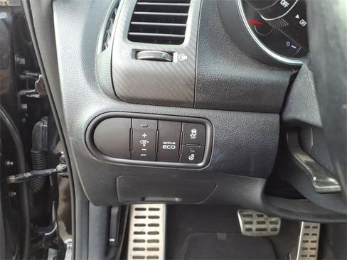 Used 2016 Kia Forte SX w/ SX Premium Technology Package image 11