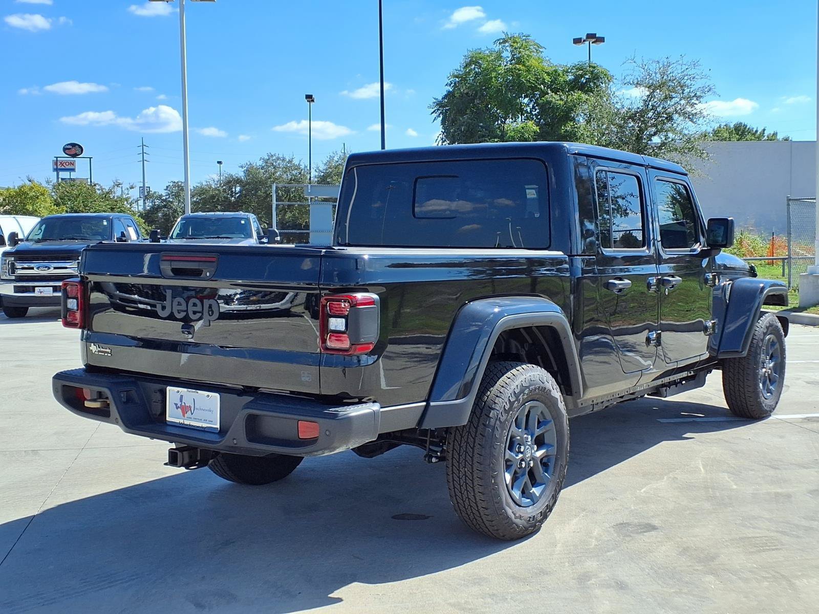 New 2026 Jeep Gladiator Sport AWD/4WD image 6