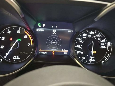 Used 2022 Alfa Romeo Giulia Veloce AWD/4WD image 8