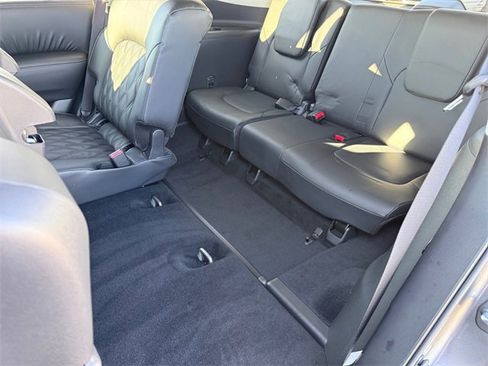 Used 2024 Nissan Armada Platinum image 23