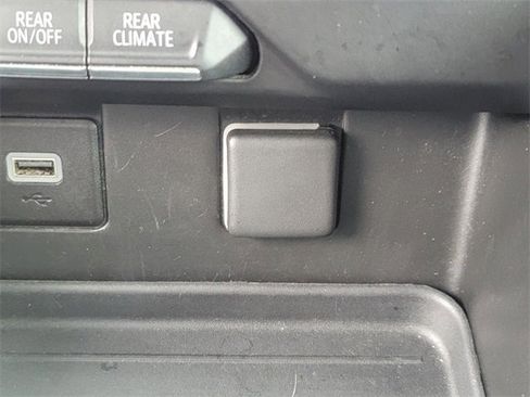 Used 2022 Chevrolet Tahoe LS image 27