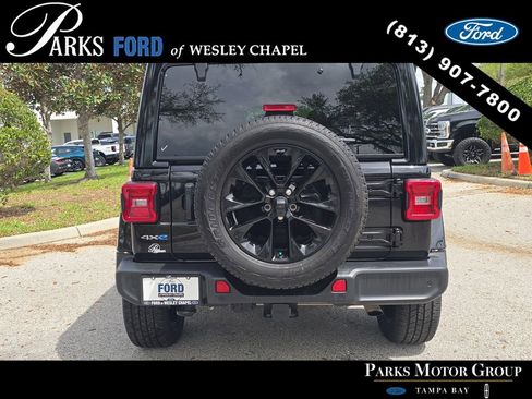 Used 2021 Jeep Wrangler Unlimited Sahara w/ Cold Weather Group image 5