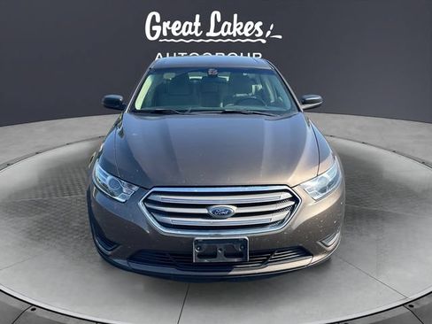 Used 2016 Ford Taurus SE FWD image 8