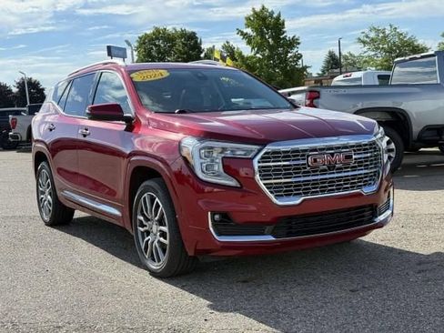 Used 2024 GMC Terrain Denali w/ Denali Premium Package AWD/4WD image 4