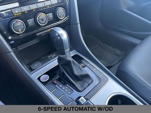 Used 2020 Volkswagen Passat 2.0T SE image 25