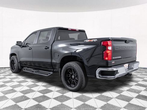 Used 2024 Chevrolet Silverado 1500 LT AWD/4WD image 16