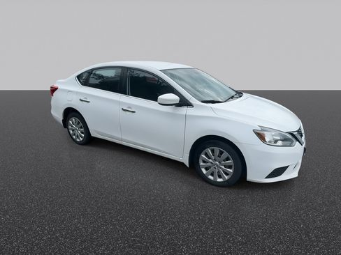 Used 2016 Nissan Sentra S FWD image 3