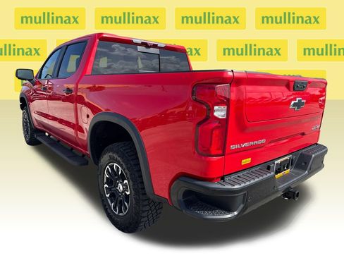 Used 2024 Chevrolet Silverado 1500 ZR2 w/ Technology Package AWD/4WD image 8