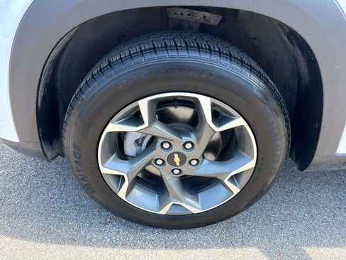 Used 2024 Chevrolet Trax LT FWD image 4
