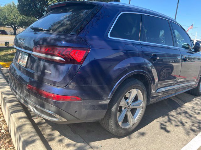 Used 2022 Audi Q7 2.0T Premium w/ Convenience Package AWD/4WD image 3