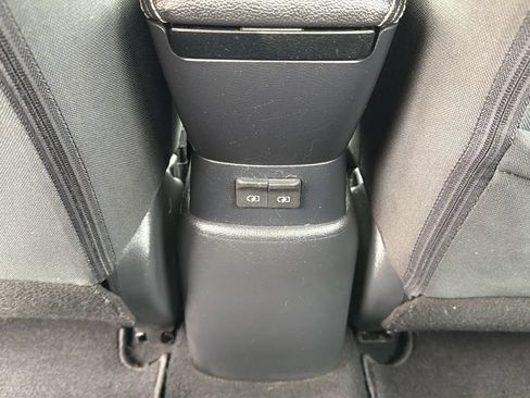 Used 2020 Nissan Versa S FWD image 28