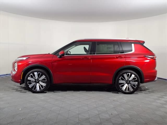 Used 2025 Mitsubishi Outlander SEL FWD image 4
