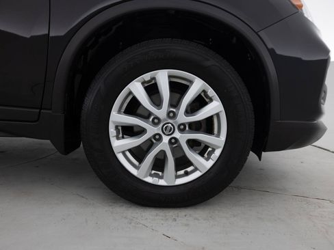 Used 2017 Nissan Rogue SV AWD/4WD image 18