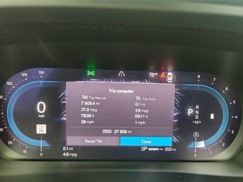 Used 2024 Volvo XC40 B5 Plus image 42