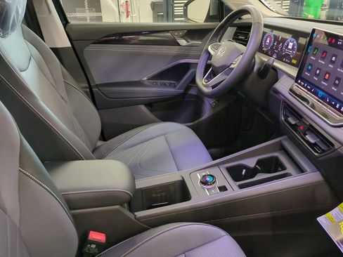 New 2026 Volkswagen Tiguan SE AWD/4WD image 34