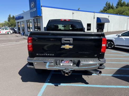 Used 2015 Chevrolet Silverado 2500 LT w/ LT Fleet Convenience Package AWD/4WD image 4