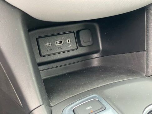 Used 2021 Chevrolet Equinox LS image 22