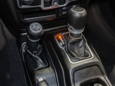 Used 2023 Jeep Wrangler Unlimited w/ Sun & Screen Package AWD/4WD image 23