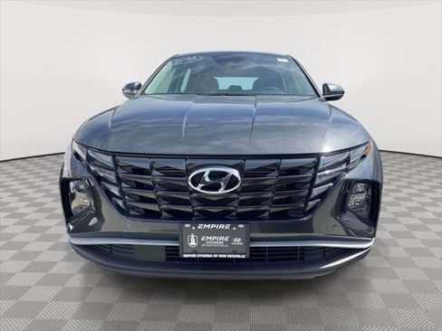 Used 2023 Hyundai Tucson SE AWD/4WD image 2