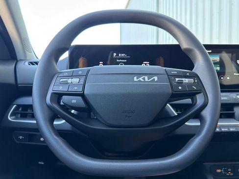 New 2026 Kia K4 FWD image 19