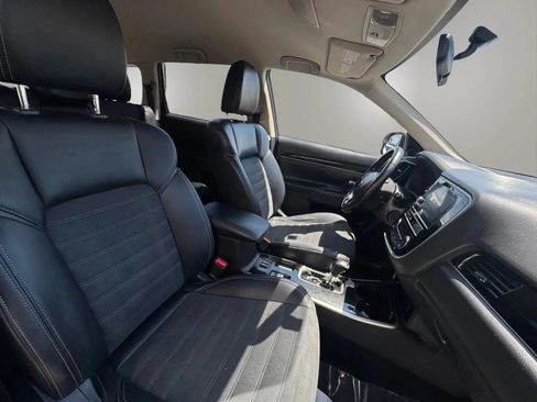 Used 2019 Mitsubishi Outlander SE FWD image 12