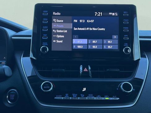 Used 2020 Toyota Corolla LE w/ LE Premium Package image 18