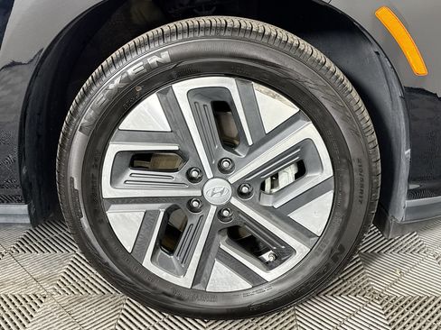 Used 2023 Hyundai Kona Limited image 31